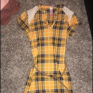 New no boundaries plaid dress with belt